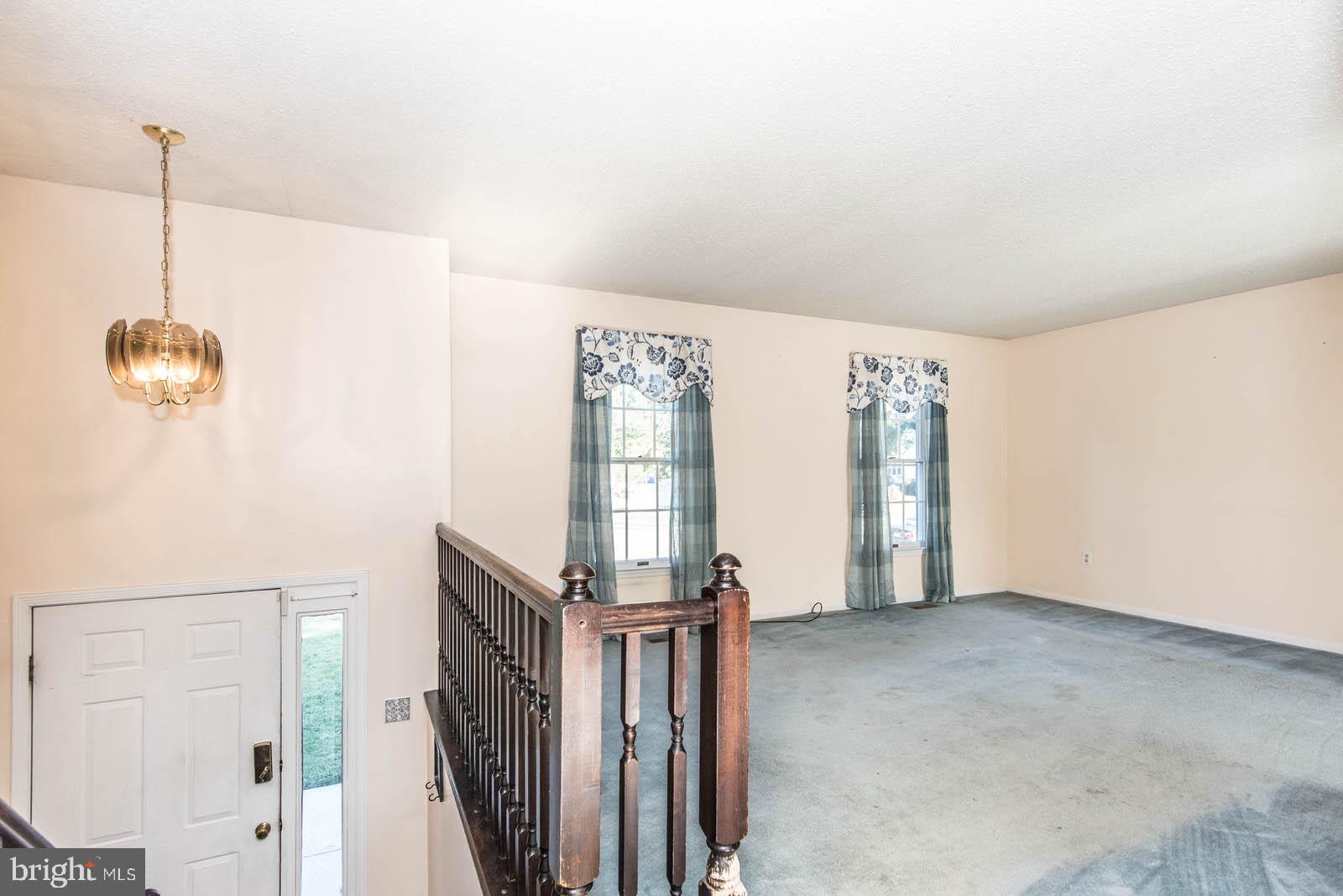 58 Meredith Road Trenton, NJ 08610 - Photo 7 of 51