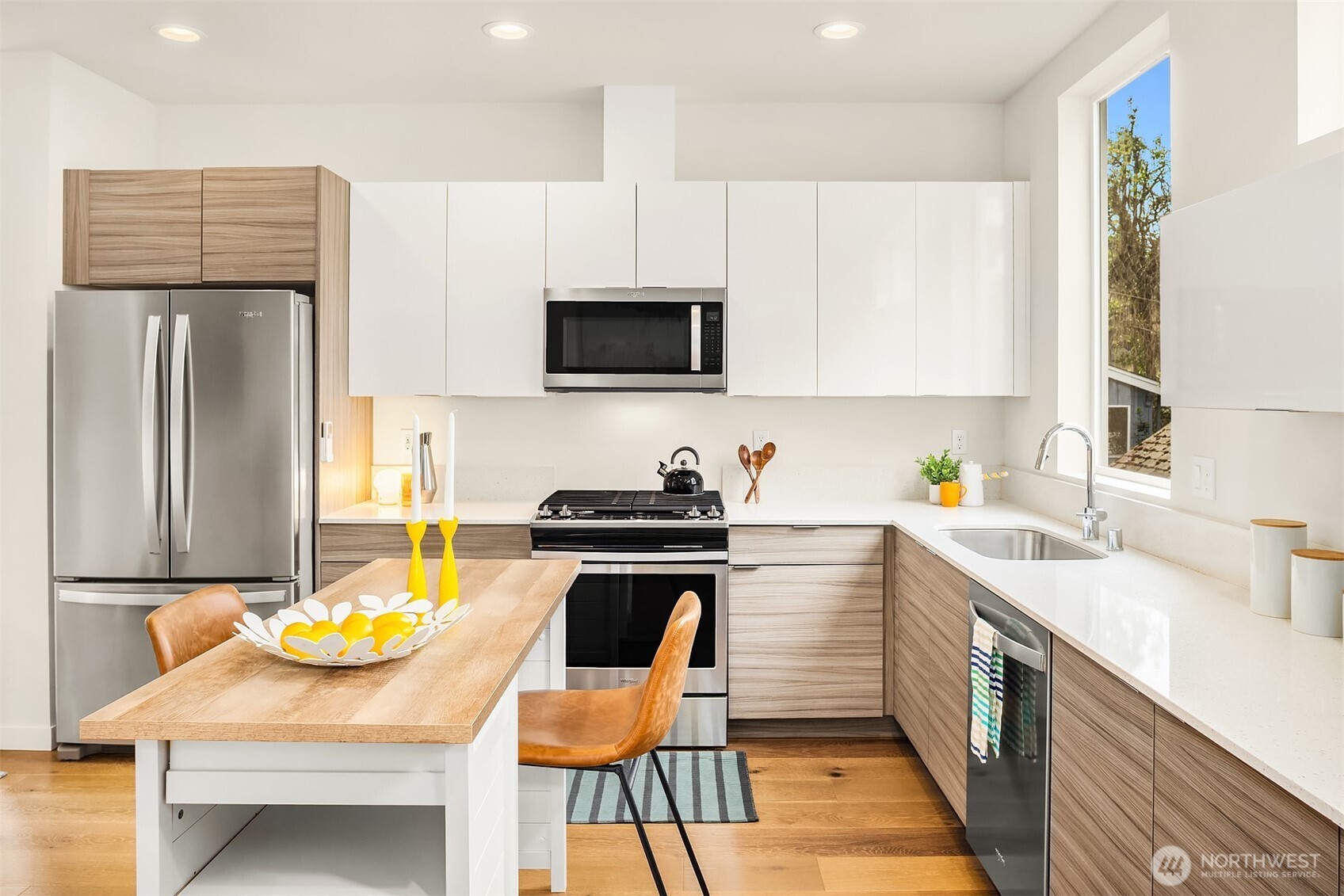 3029 3rd Avenue West, Unit B Seattle, WA 98119 - Photo 8 of 26