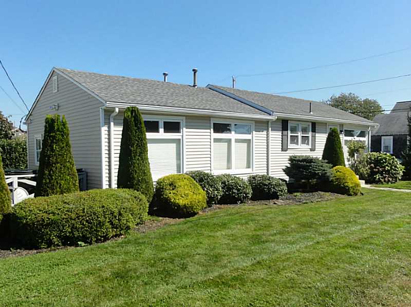 33 Elizabeth Road Narragansett, RI 02882 - Photo 3 of 24 Exterior Front.