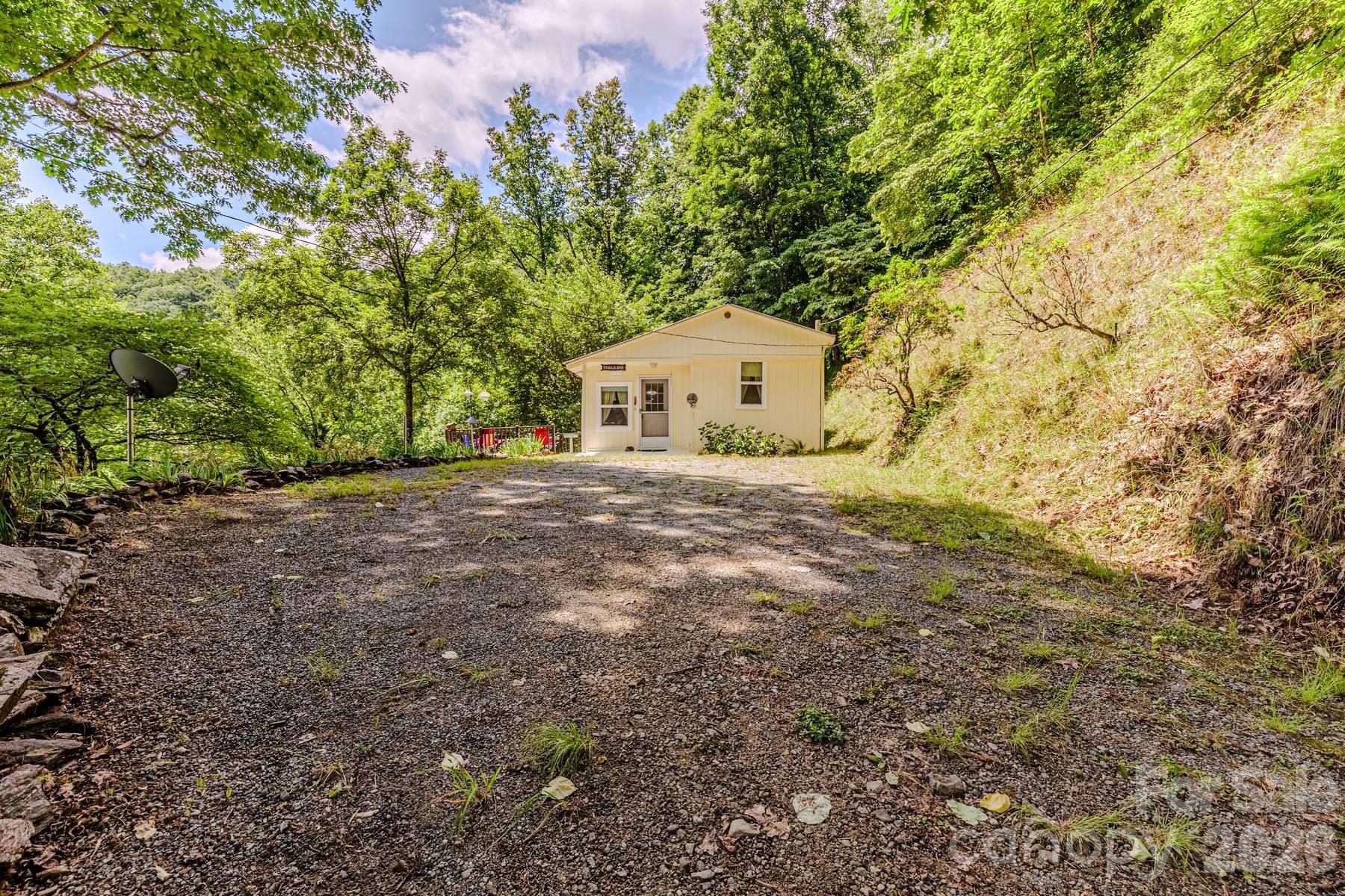 1680 Williamson Road Whittier, NC 28789 - Photo 5 of 34