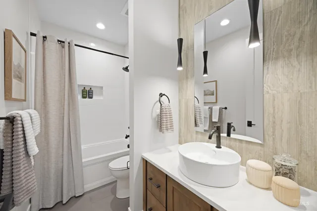 $1,049,500 | 2141 North Palaestra Avenue, Eagle, ID 83616