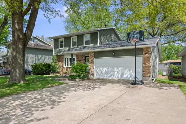 $259,900 | 3005 North Pine Street, Davenport, IA 52804