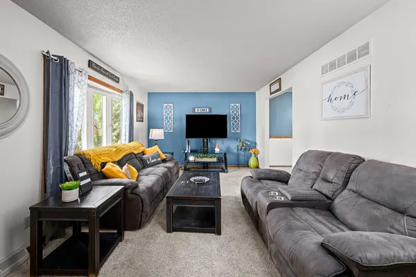 $259,900 | 3005 North Pine Street, Davenport, IA 52804