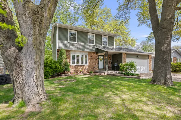 $259,900 | 3005 North Pine Street, Davenport, IA 52804