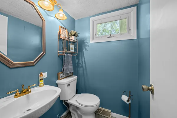 $259,900 | 3005 North Pine Street, Davenport, IA 52804
