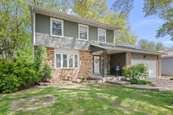 $259,900 | 3005 North Pine Street, Davenport, IA 52804