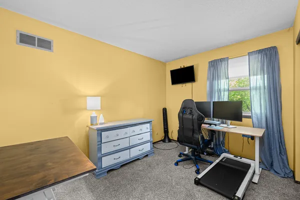 $259,900 | 3005 North Pine Street, Davenport, IA 52804