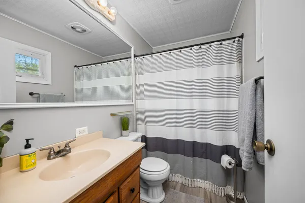 $259,900 | 3005 North Pine Street, Davenport, IA 52804