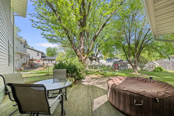 $259,900 | 3005 North Pine Street, Davenport, IA 52804