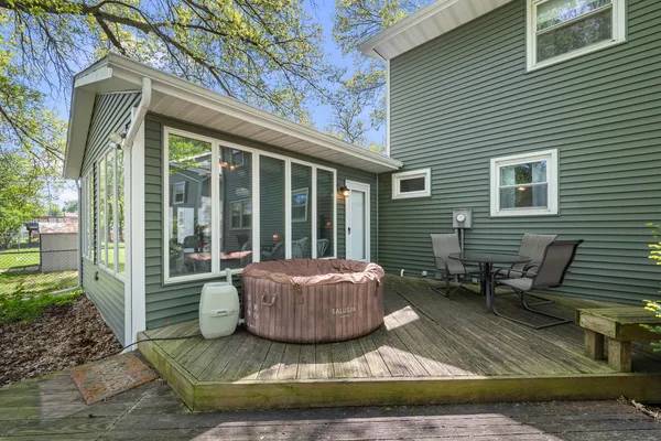 $259,900 | 3005 North Pine Street, Davenport, IA 52804