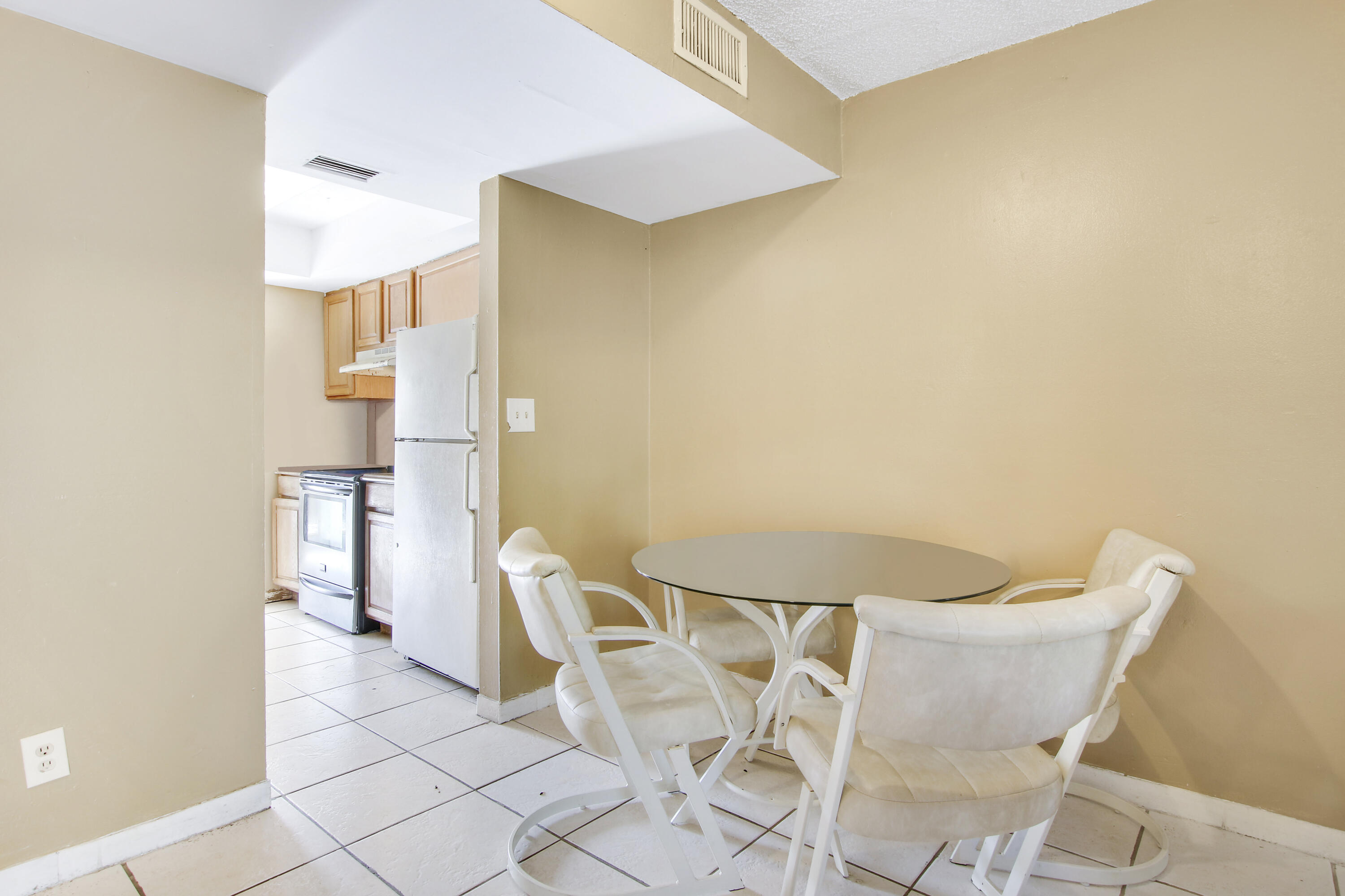 941 Southwest 20th Court Delray Beach, FL 33445 - Photo 11 of 23 9