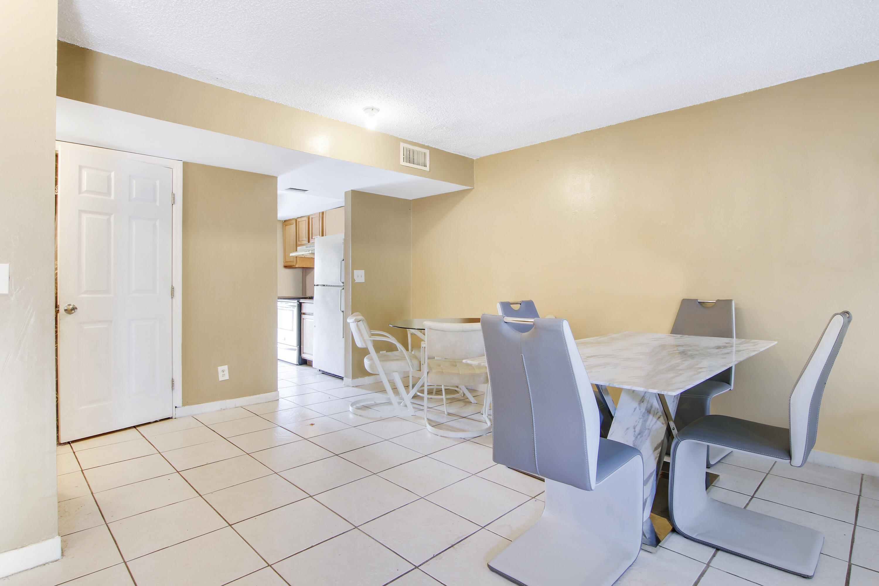 941 Southwest 20th Court Delray Beach, FL 33445 - Photo 13 of 23 11