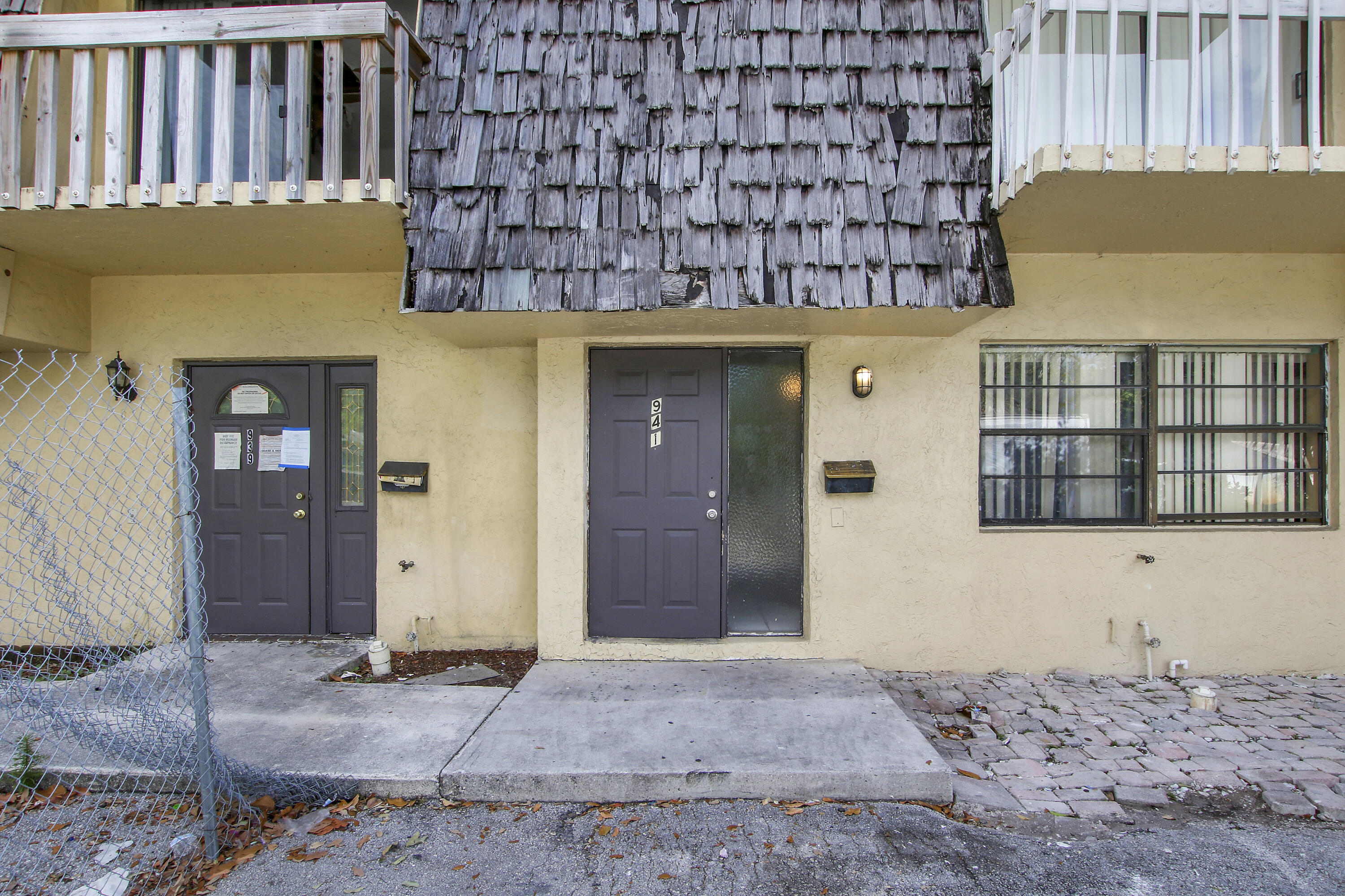 941 Southwest 20th Court Delray Beach, FL 33445 - Photo 2 of 23 22