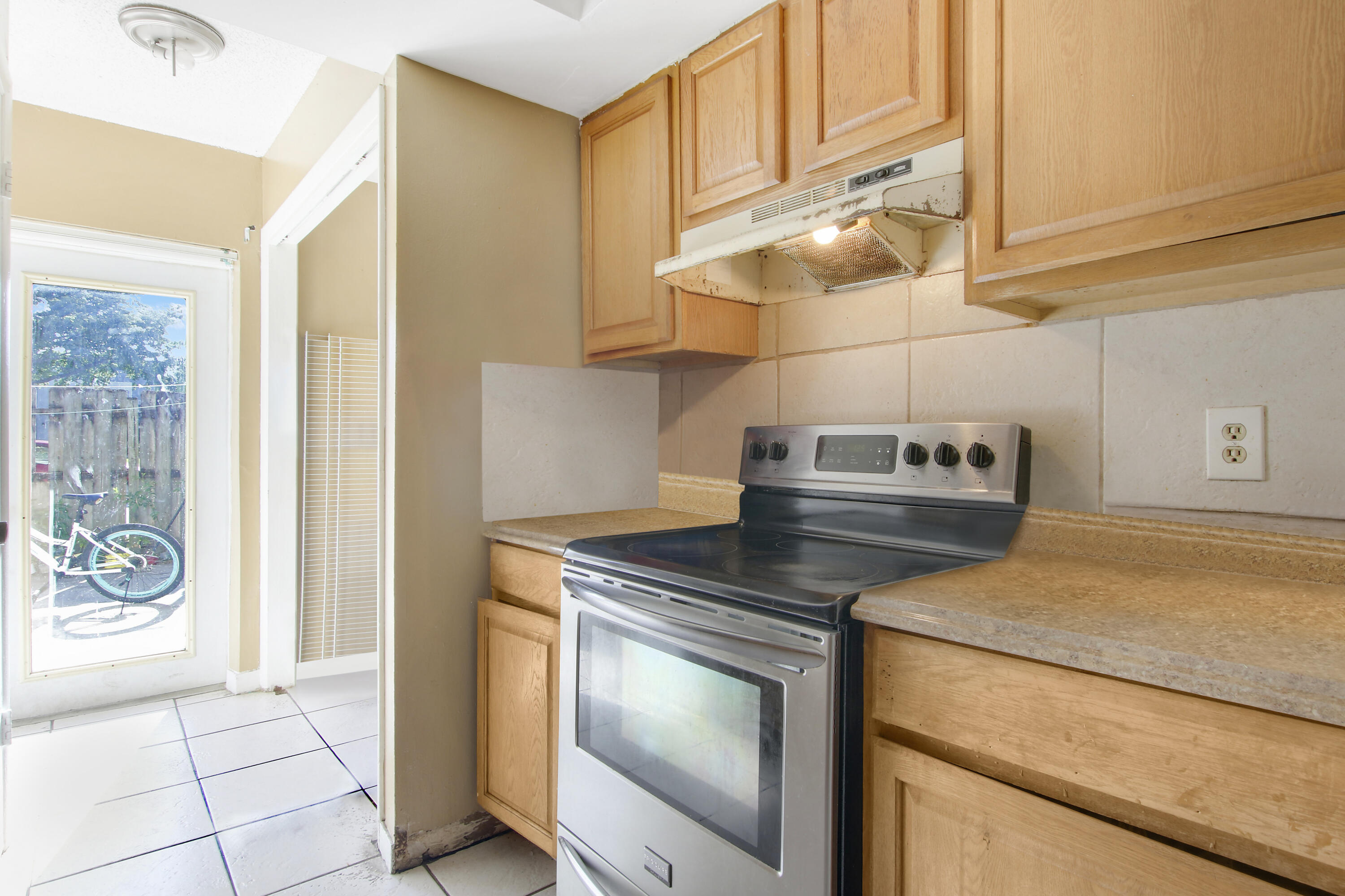 941 Southwest 20th Court Delray Beach, FL 33445 - Photo 6 of 23 4