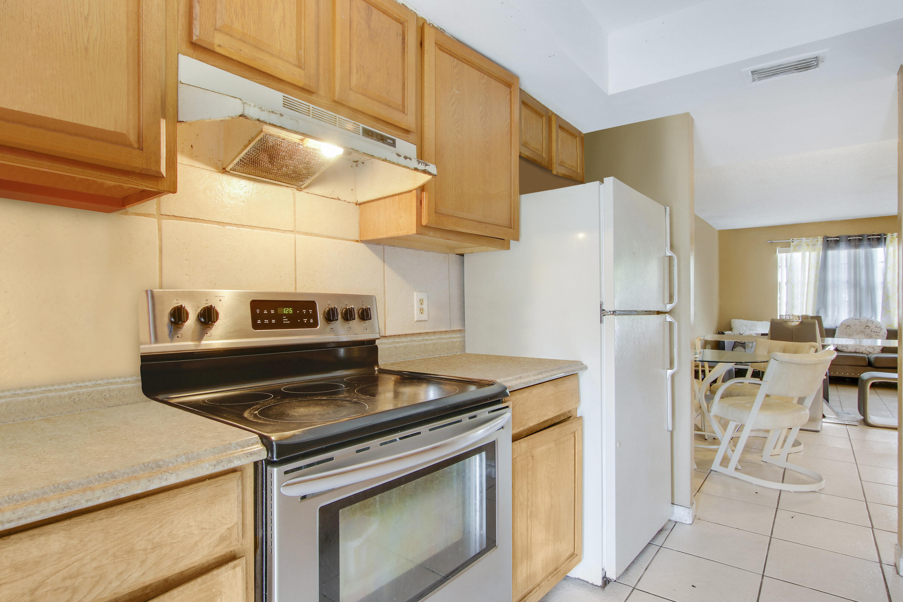 941 Southwest 20th Court Delray Beach, FL 33445 - Photo 7 of 23 5