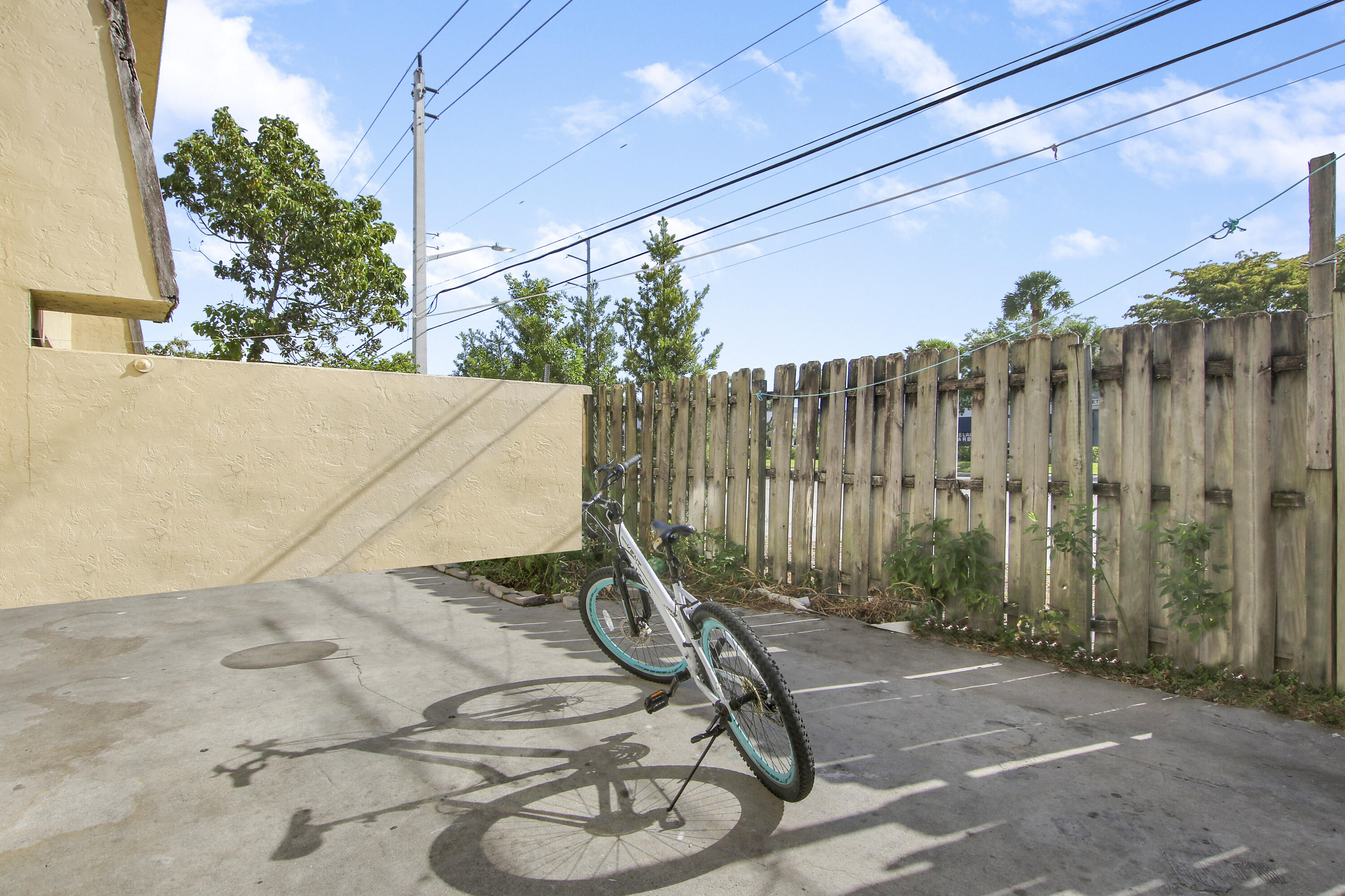 941 Southwest 20th Court Delray Beach, FL 33445 - Photo 9 of 23 7