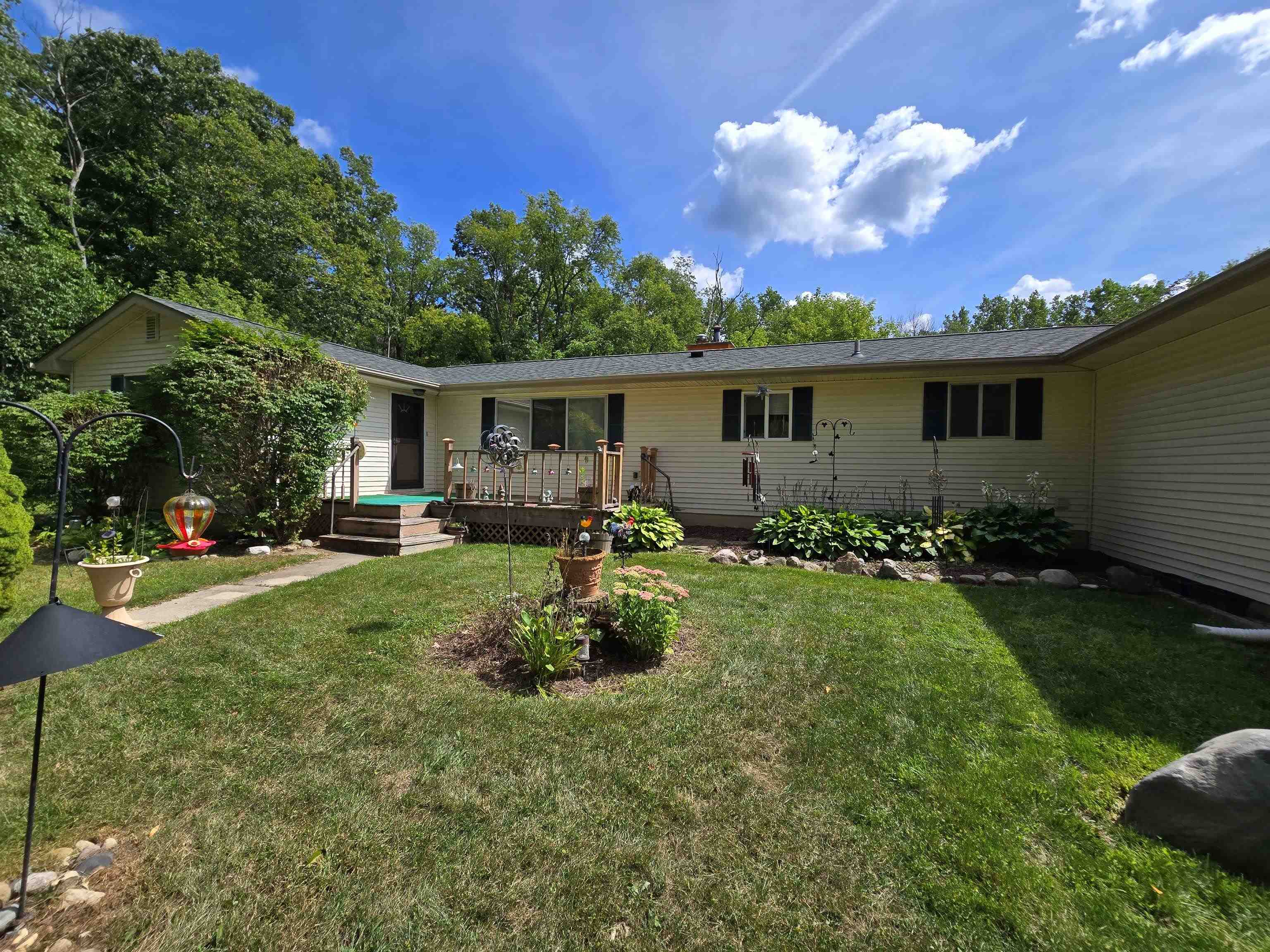 1640 Hendrie Road Metamora, MI 48455 - Photo 9 of 57 50192635-b47ac624-02ea-449b-8df8-5bc23c195e82.JPG