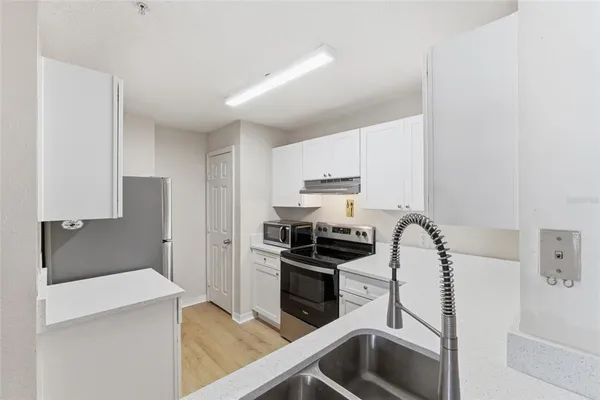 $260,000 | 1950 Summer Club Drive, Unit 214, Oviedo, FL 32765