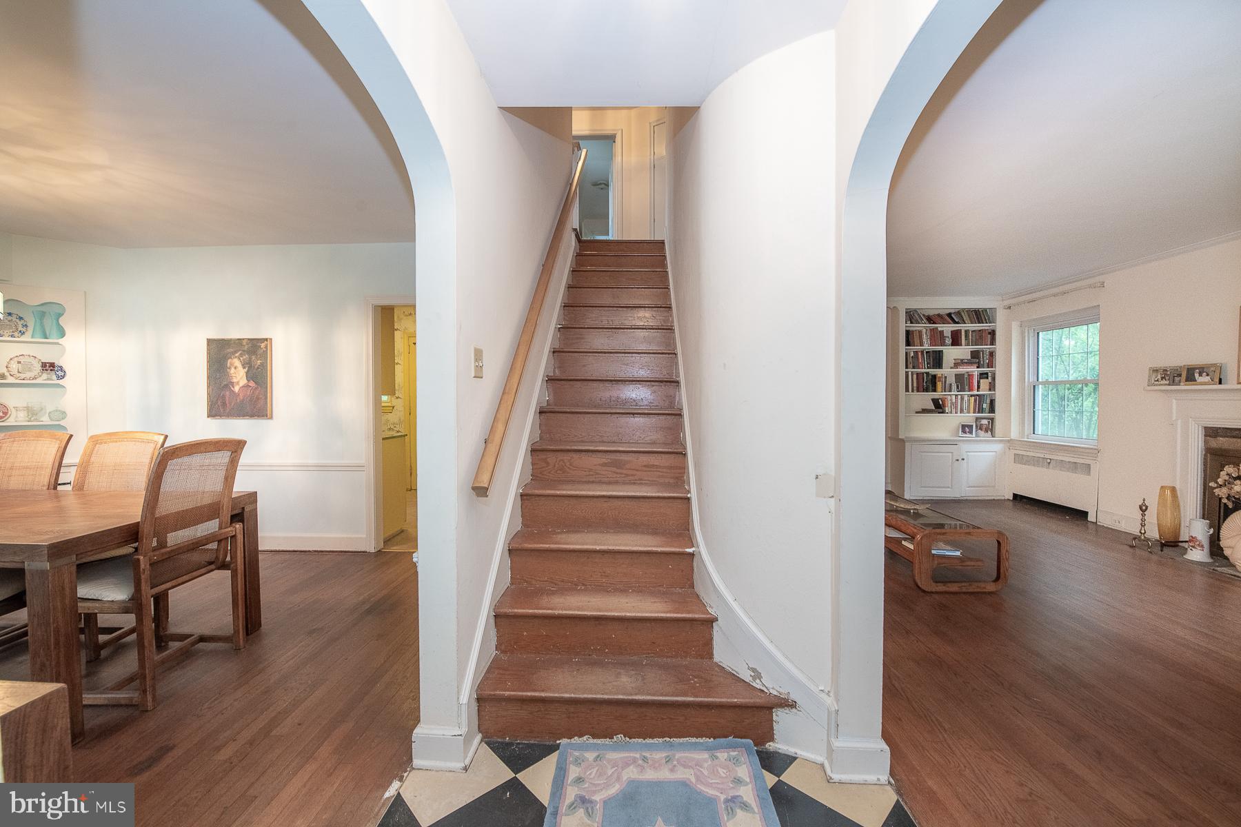 826 West King Road Malvern, PA 19355 - Photo 9 of 43 Entry way