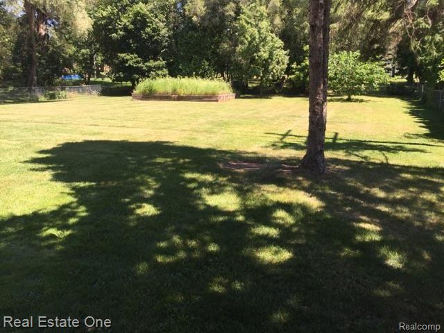 256 Brewster Road Rochester Hills, MI 48309 - Photo 24 of 25
