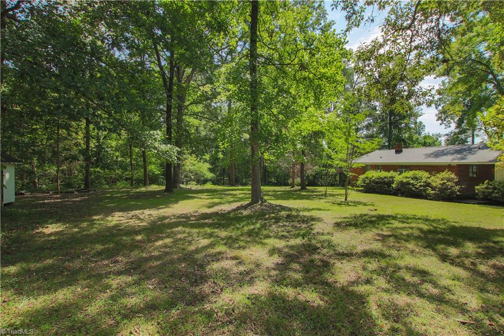 1114 Kentmere Road Greensboro, NC 27406 - Photo 11 of 34 Gallery Image 11