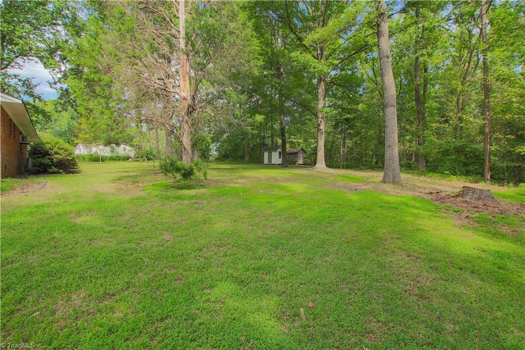 1114 Kentmere Road Greensboro, NC 27406 - Photo 10 of 34 Gallery Image 10