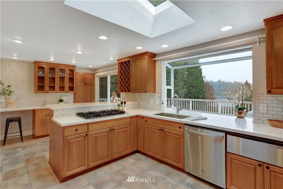 18319 West Spring Lake Drive Southeast Renton, WA 98058 - Photo 14 of 40 Gallery Image 14