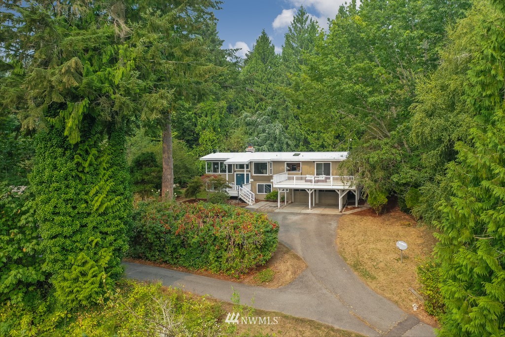 18319 West Spring Lake Drive Southeast Renton, WA 98058 - Photo 4 of 40 Gallery Image 4