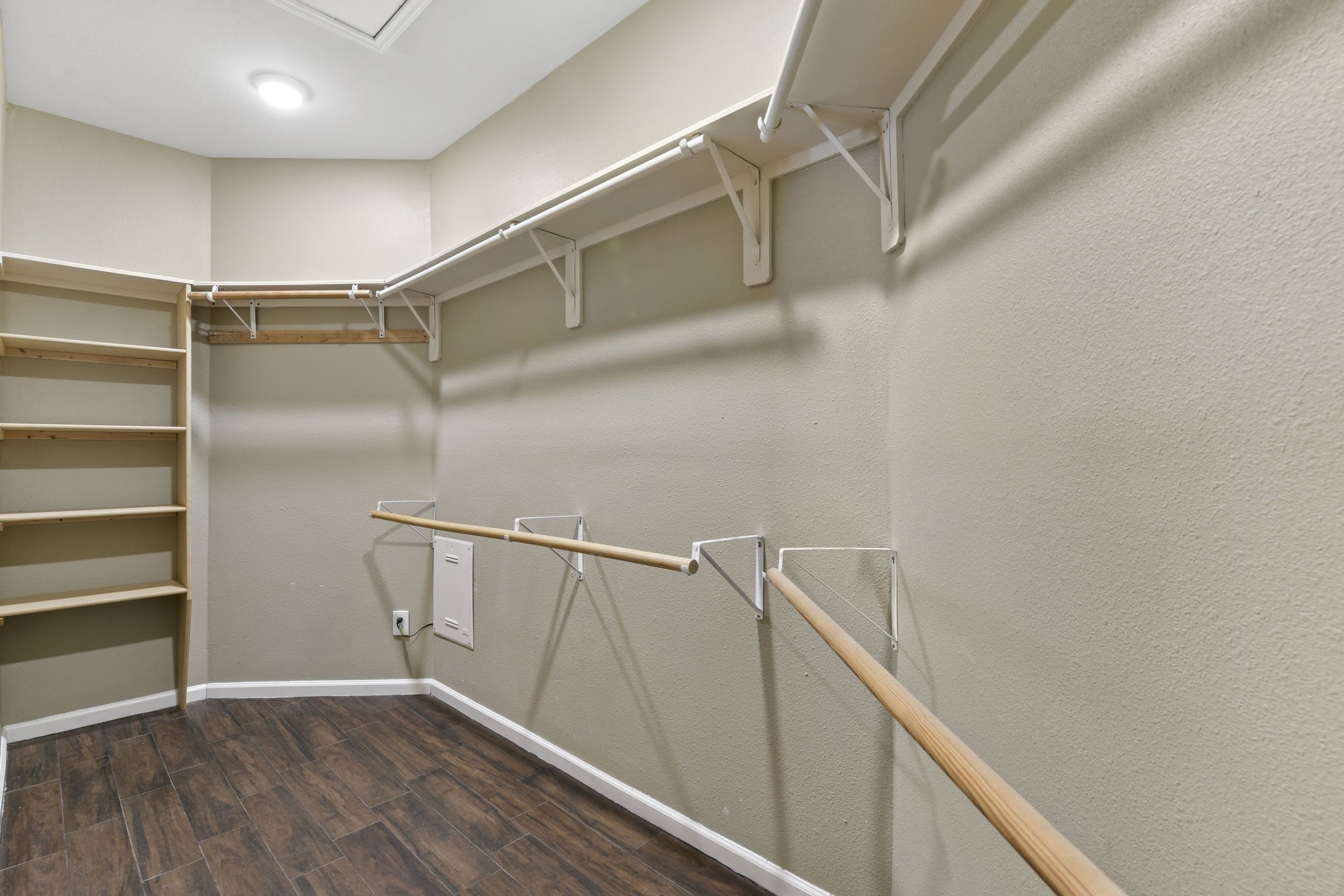 5406 Gate Canyon Court Spring, TX 77373 - Photo 24 of 47 a view of an empty walk in closet