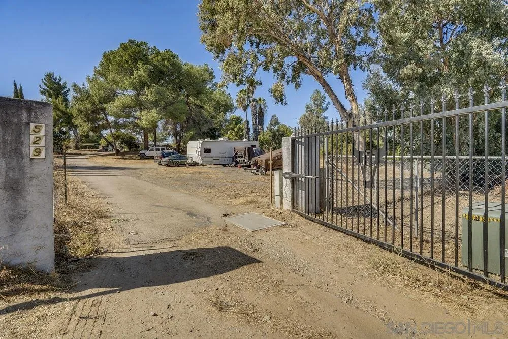 529 Amigos Road Ramona, CA 92065 - Photo 4 of 48 Gallery Image 4