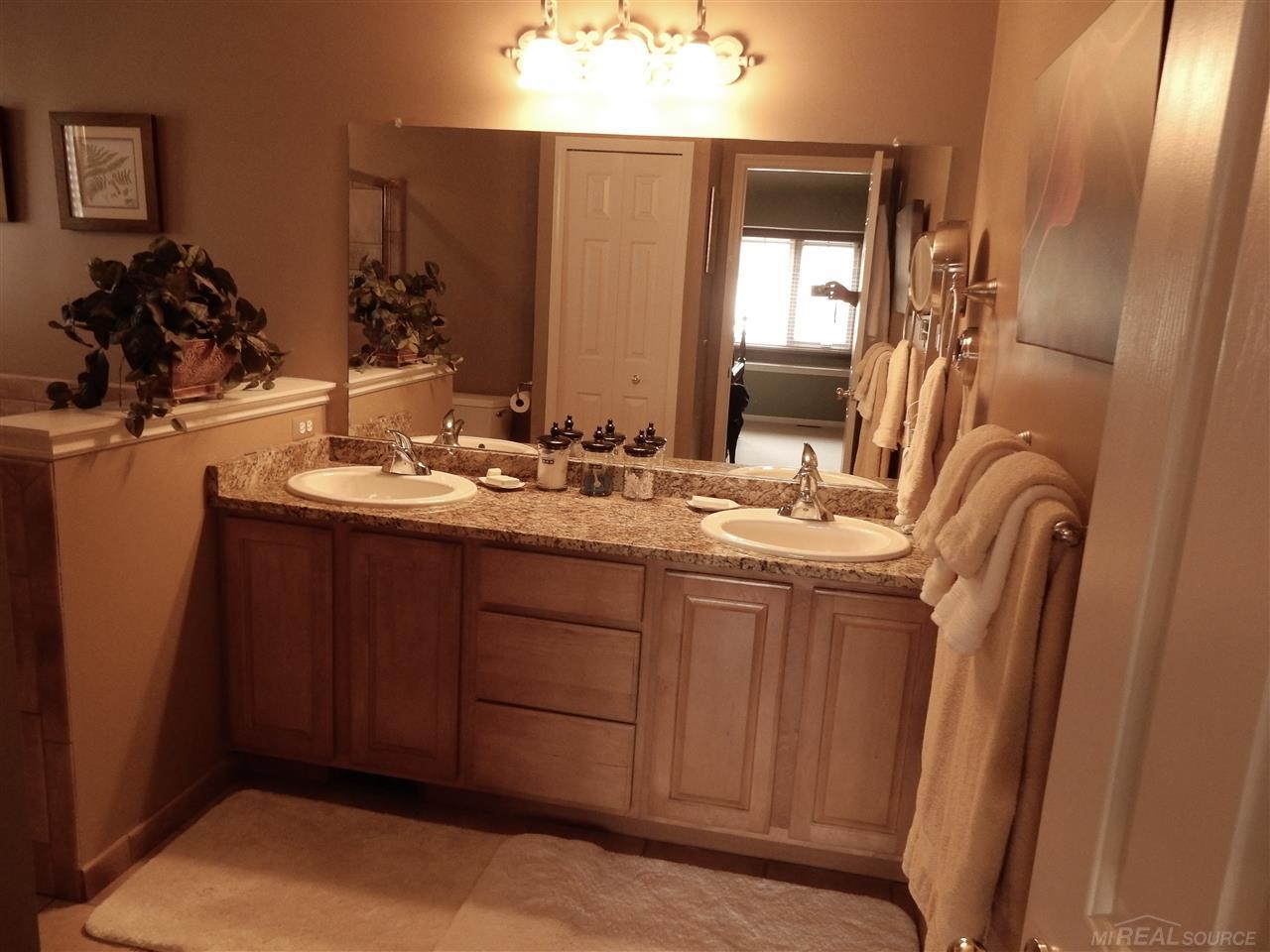 2007 Peterwood Rochester Hills, MI 48307 - Photo 26 of 40