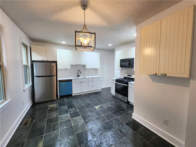 $1,600 | 3513 Penn Avenue, Unit 3, Pittsburgh, PA 15201