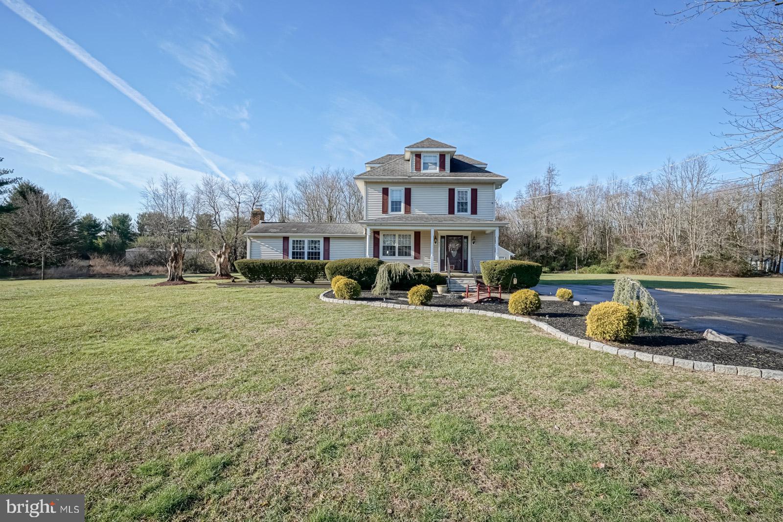 447 Chews Landing Road Sicklerville, NJ 08081 - Photo 4 of 47 Gallery Image 4