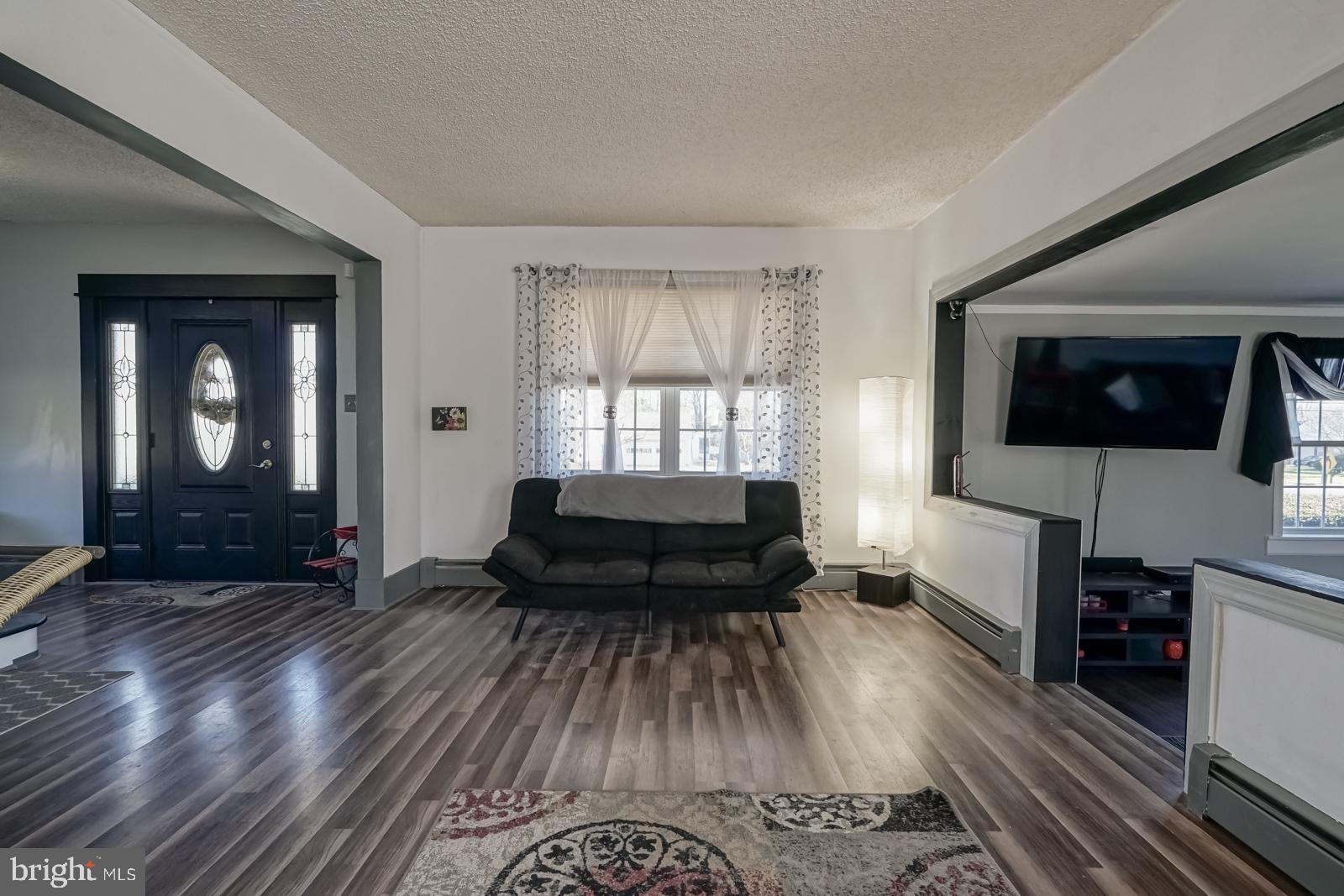 447 Chews Landing Road Sicklerville, NJ 08081 - Photo 5 of 47 Gallery Image 5