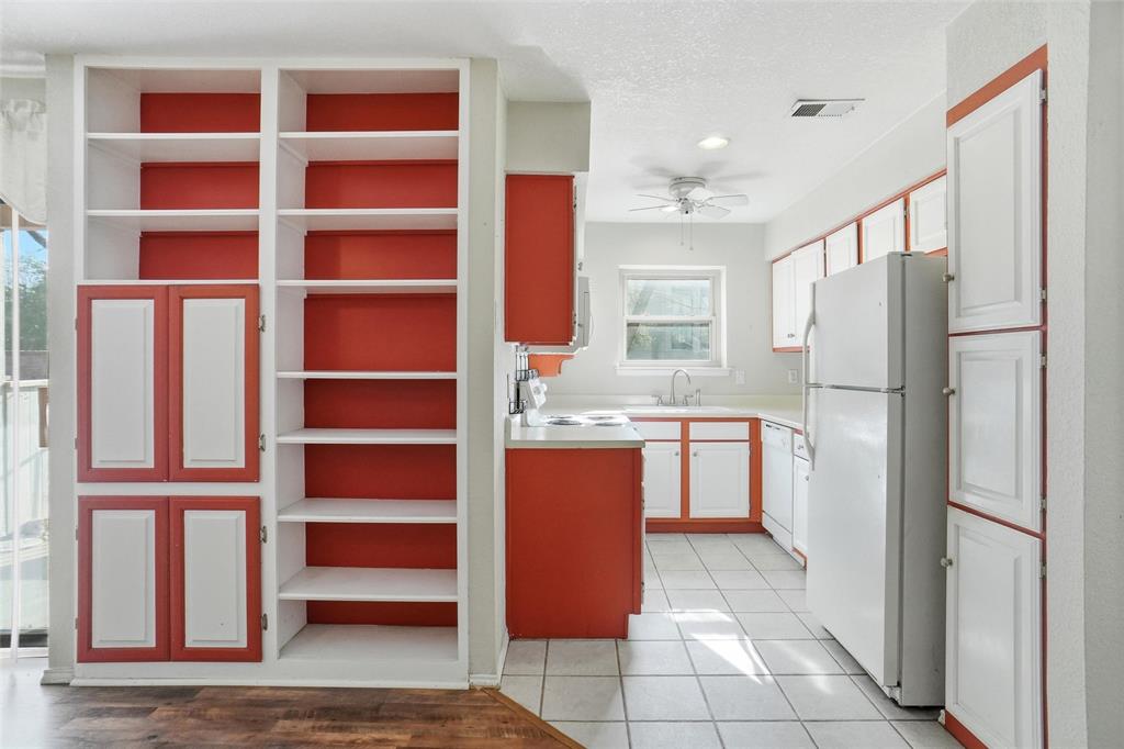 827 West Harwood Road, Unit D Hurst, TX 76054 - Photo 13 of 24