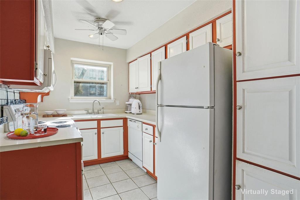 827 West Harwood Road, Unit D Hurst, TX 76054 - Photo 6 of 24 Virtual Staging...