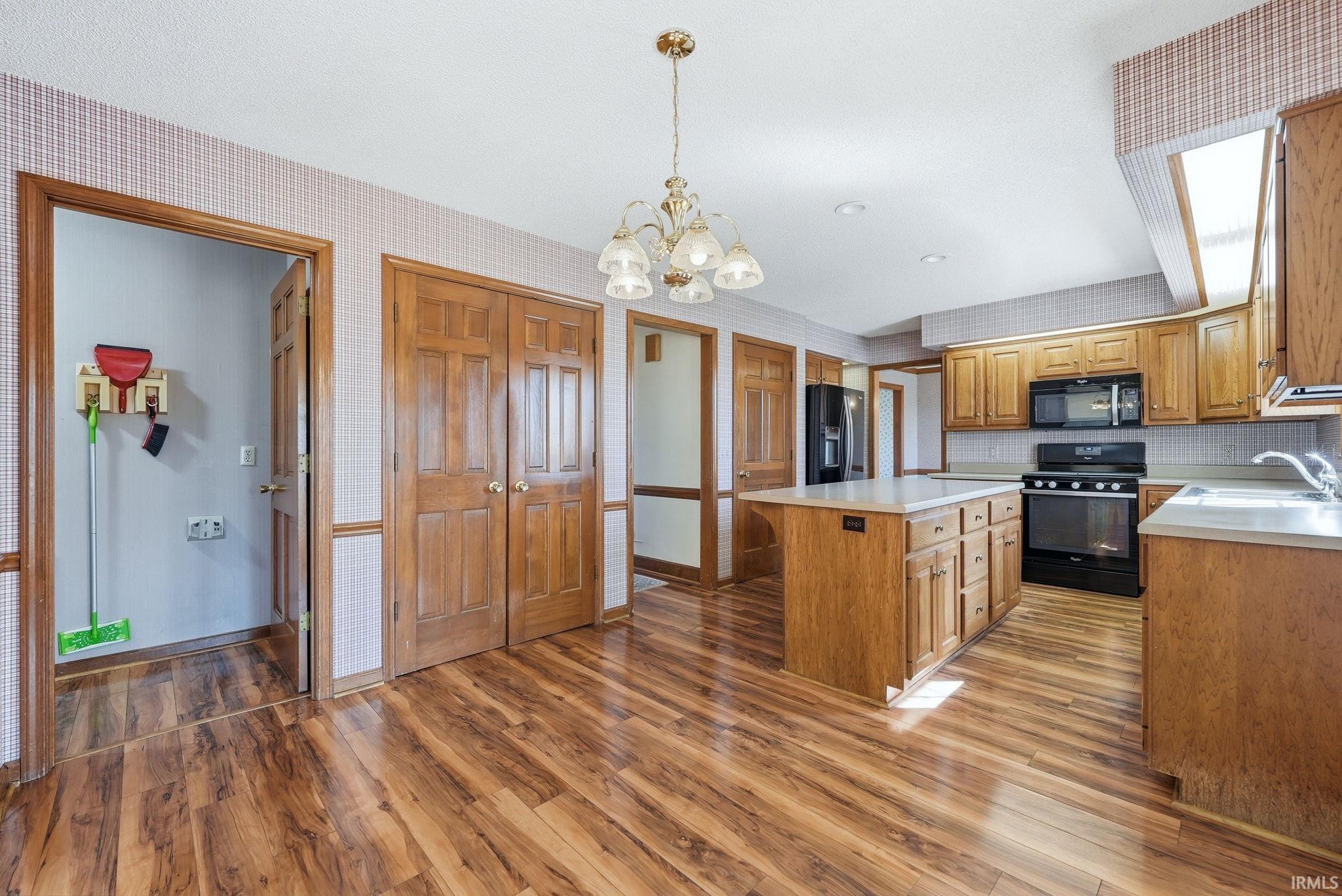 6030 Spring Pond Road Fort Wayne, IN 46845 - Photo 7 of 36 Gallery Image 7