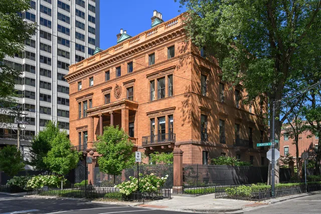 $3,300,000 | 1500 North Astor Street, Unit 6, Chicago, IL 60610