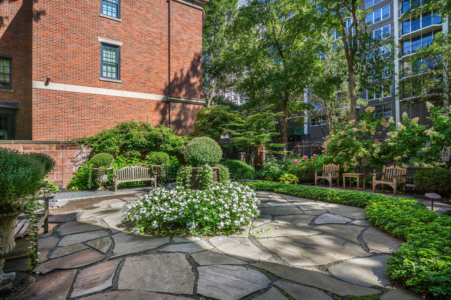 1500 North Astor Street, Unit 6 Chicago, IL 60610 - Photo 36 of 39 a view of a back yard