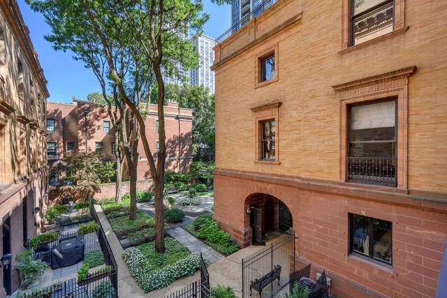 $3,300,000 | 1500 North Astor Street, Unit 6, Chicago, IL 60610