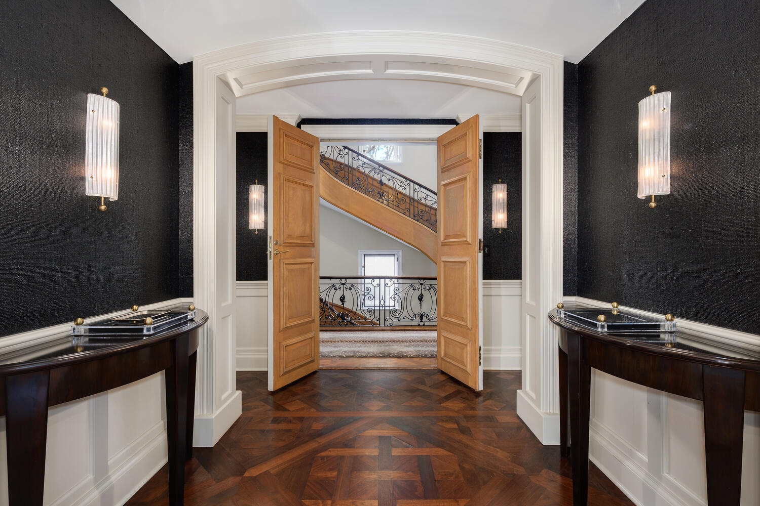 1500 North Astor Street, Unit 6 Chicago, IL 60610 - Photo 6 of 39 a view of a kitchen with a stove