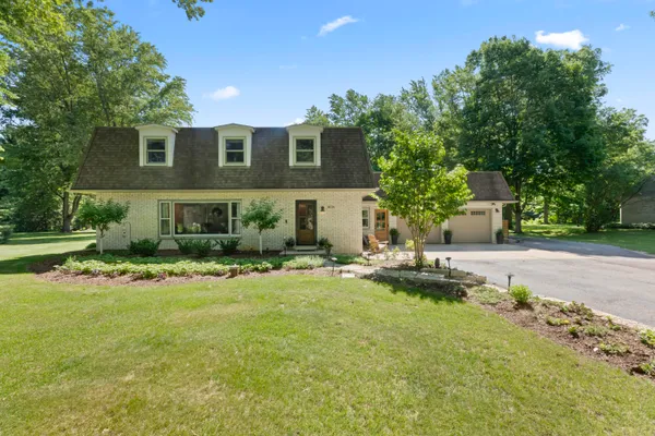 $515,000 | N8104 La Salle Circle, Oconomowoc, WI 53066