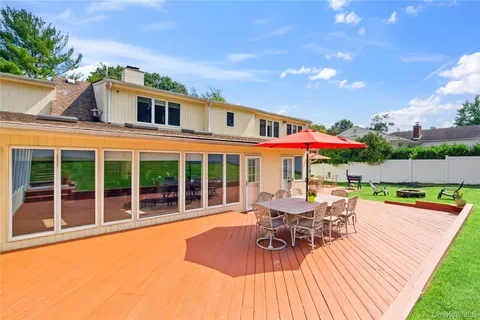 $2,399,000 | 23 Wildwood Lane, Greenvale, NY 11548