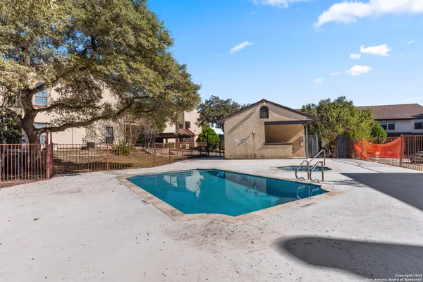 $1,200 | 6100 Woodlake Parkway, Unit 312, San Antonio, TX 78244