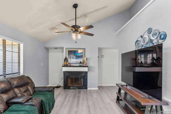 $1,200 | 6100 Woodlake Parkway, Unit 312, San Antonio, TX 78244