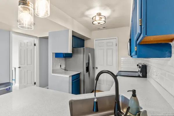 $1,200 | 6100 Woodlake Parkway, Unit 312, San Antonio, TX 78244