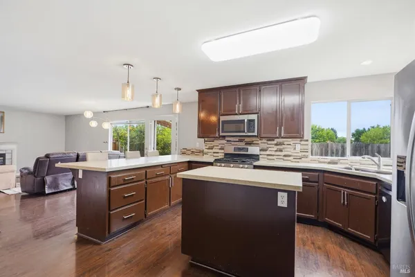 $875,000 | 1731 Walnut Creek Drive, Santa Rosa, CA 95403