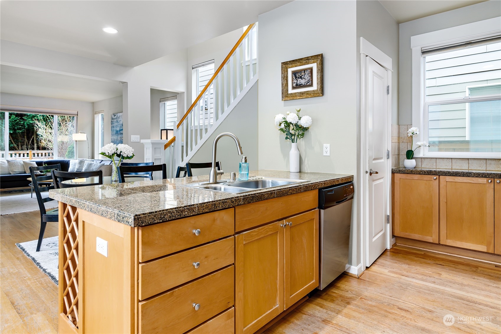 659 Lyons Avenue Northeast Renton, WA 98059 - Photo 10 of 30 Gallery Image 10
