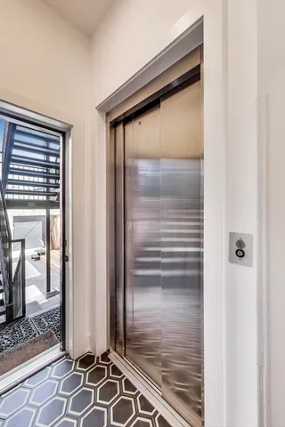 $8,200 | 650 West Wrightwood Avenue, Unit 1, Chicago, IL 60614