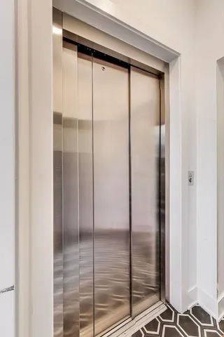 $8,200 | 650 West Wrightwood Avenue, Unit 1, Chicago, IL 60614